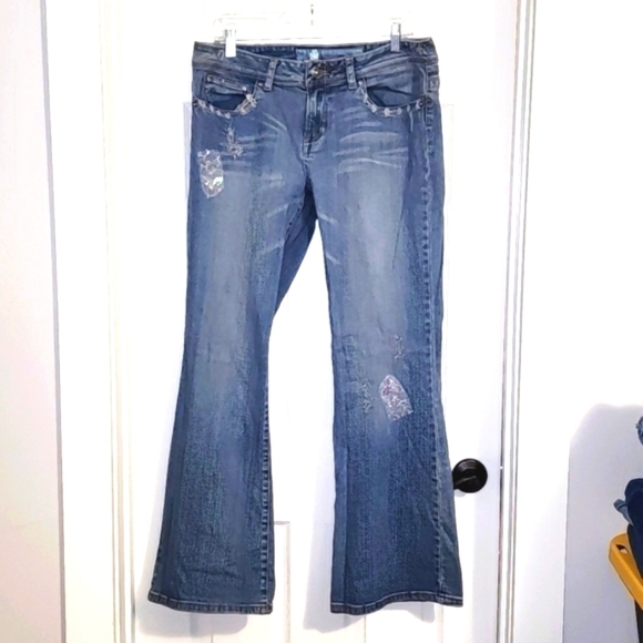 Candies Jeans w/distressed & embellishments Sz 13 - Picture 3 of 10